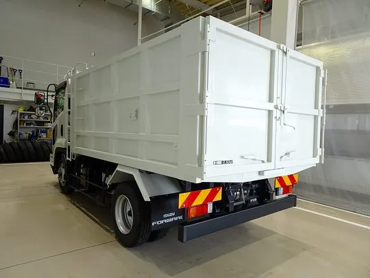 フォワード 3.15t 標準ベッドレス 深ダンプ 210ps