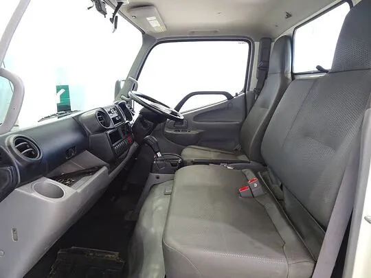 デュトロ 2t FJL 標準 平ボデー