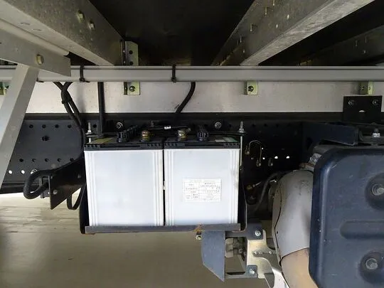 フォワード 7.3t 増トン ワイドベッド付 アルミウイング リアエアサス 240ps