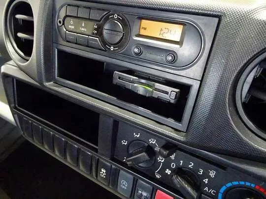 デュトロ 2t FJL 標準 平ボデー