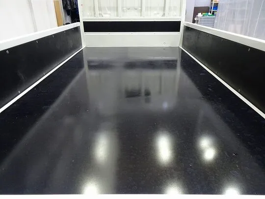 デュトロ 2t FJL 標準 平ボデー