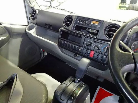 デュトロ 2t FJL 標準 平ボデー