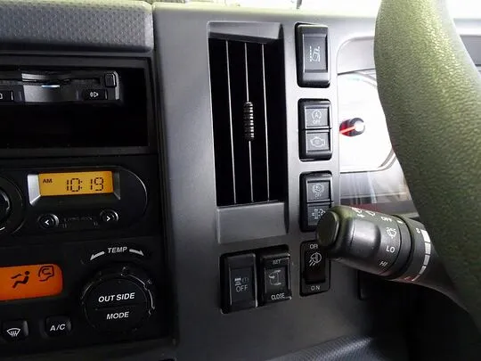 フォワード 2.7t ワイドベッド付 アルミウイング リアエアサス 210ps