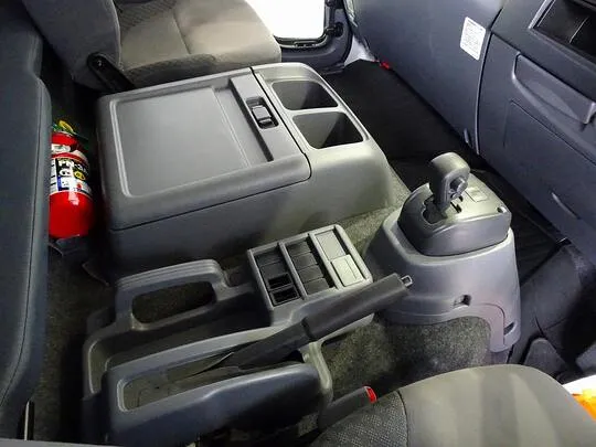 フォワード 2.7t ワイドベッド付 アルミウイング リアエアサス 210ps