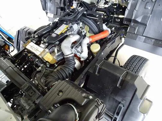 フォワード 2.7t ワイドベッド付 アルミウイング リアエアサス 210ps