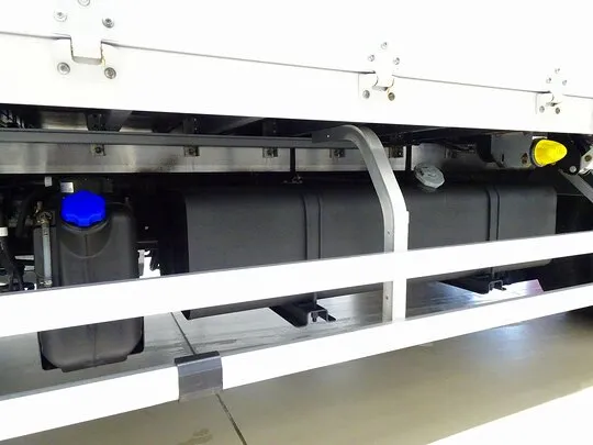 フォワード 2.7t ワイドベッド付 アルミウイング リアエアサス 210ps