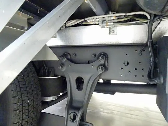 フォワード 2.7t ワイドベッド付 アルミウイング リアエアサス 210ps