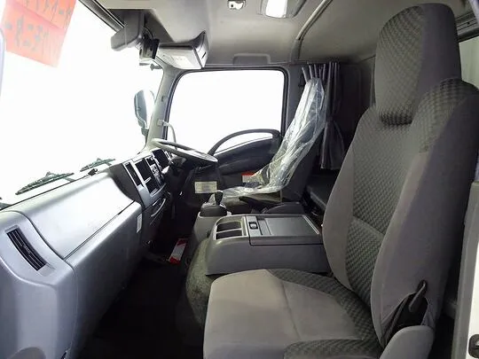 フォワード 2.7t ワイドベッド付 アルミウイング リアエアサス 210ps