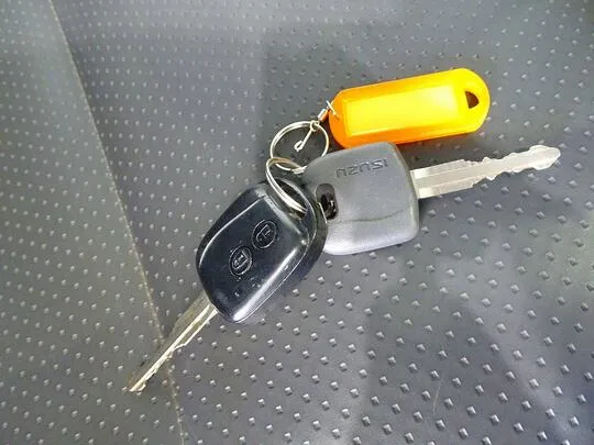 エルフ 1.75t FFL 標準 Wキャブ/標準ダンプ 総重量5t未満