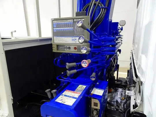 【年次点検済】エルフ 3t 高床 標準セミロング タダノ4段クレーン付