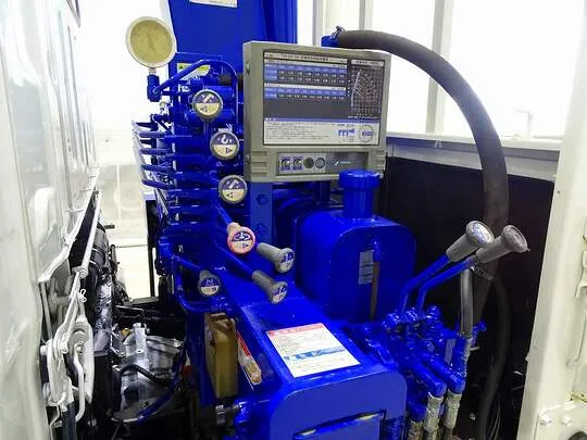 【年次点検済】エルフ 3t 高床 標準セミロング タダノ4段クレーン付