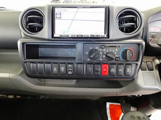 【年次点検済】デュトロ 2t 4WD FJL 標準セミロング タダノ4段クレーン付