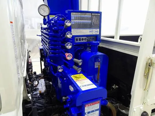 【年次点検済】デュトロ 2t 4WD FJL 標準セミロング タダノ4段クレーン付