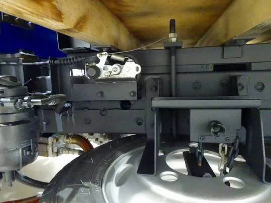 【年次点検済】デュトロ 2t 4WD FJL 標準セミロング タダノ4段クレーン付