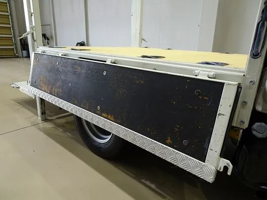 エルフ 2t FFL 標準 Wキャブ/垂直PG付 総重量5t未満