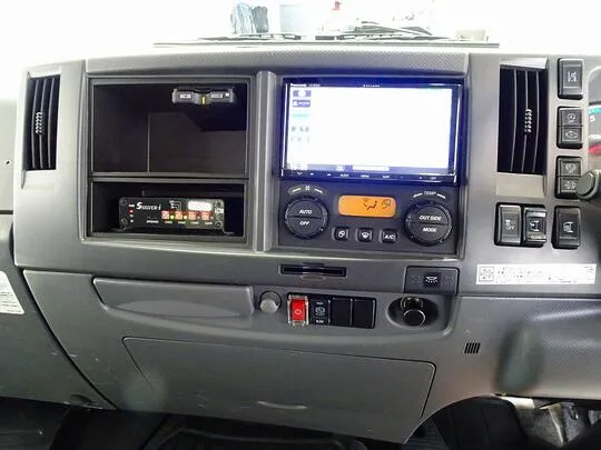 フォワード 3.75t 標準ベッドレス アルミブロック 平ボデー リアエアサス 210ps