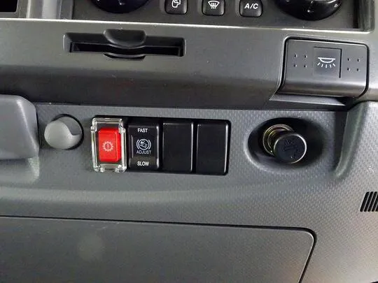 フォワード 3.75t 標準ベッドレス アルミブロック 平ボデー リアエアサス 210ps