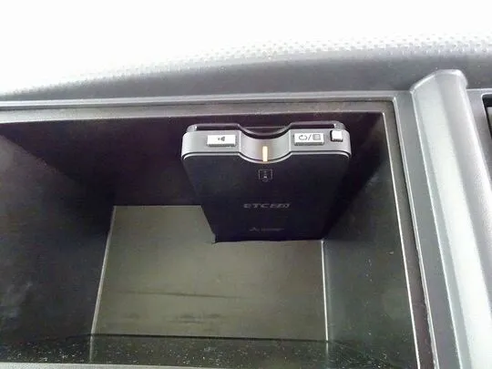 フォワード 3.75t 標準ベッドレス アルミブロック 平ボデー リアエアサス 210ps