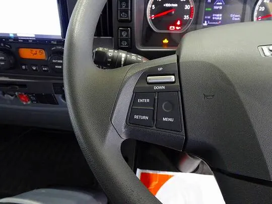 フォワード 3.75t 標準ベッドレス アルミブロック 平ボデー リアエアサス 210ps