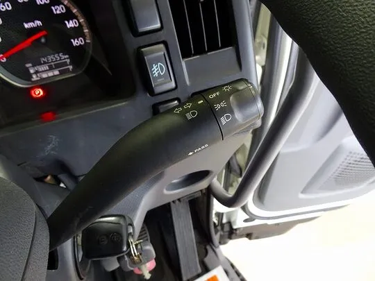 フォワード 3.75t 標準ベッドレス アルミブロック 平ボデー リアエアサス 210ps