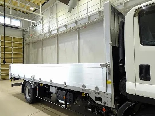 フォワード 3.75t 標準ベッドレス アルミブロック 平ボデー リアエアサス 210ps