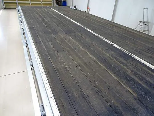 フォワード 3.75t 標準ベッドレス アルミブロック 平ボデー リアエアサス 210ps