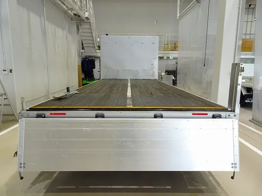 フォワード 3.75t 標準ベッドレス アルミブロック 平ボデー リアエアサス 210ps