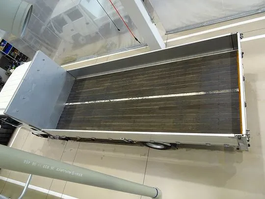 フォワード 3.75t 標準ベッドレス アルミブロック 平ボデー リアエアサス 210ps