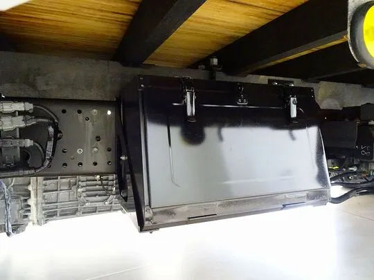 フォワード 3.75t 標準ベッドレス アルミブロック 平ボデー リアエアサス 210ps