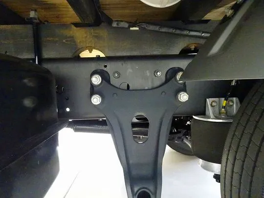 フォワード 3.75t 標準ベッドレス アルミブロック 平ボデー リアエアサス 210ps