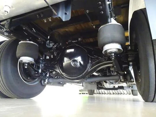 フォワード 3.75t 標準ベッドレス アルミブロック 平ボデー リアエアサス 210ps