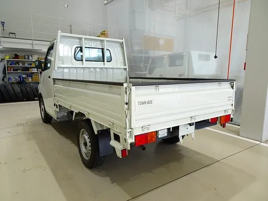 タウンエーストラック DX 0.75t 4WD Sタイヤ 平ボデー ガソリン