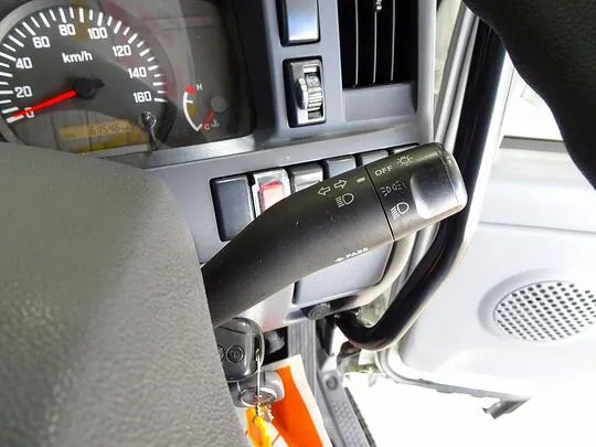 エルフ 1.75t FFL 標準 Wキャブ/標準ダンプ 総重量5t未満