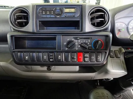 デュトロ 2t 4WD FJL 標準 平ボデー