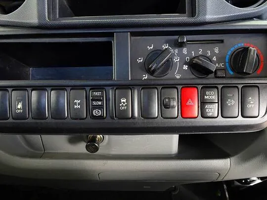 デュトロ 2t 4WD FJL 標準 平ボデー