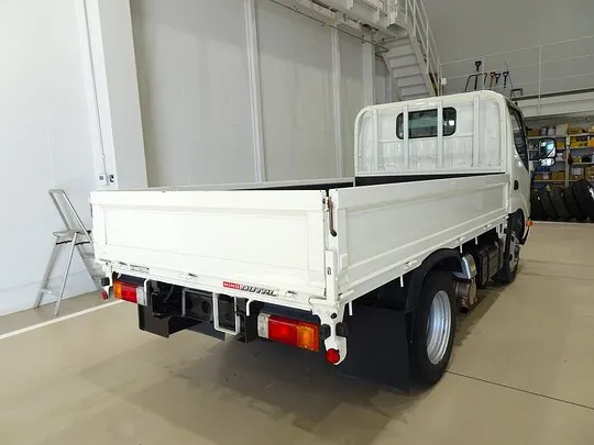 デュトロ 2t 4WD FJL 標準 平ボデー