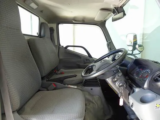 デュトロ 2t 4WD FJL 標準 平ボデー