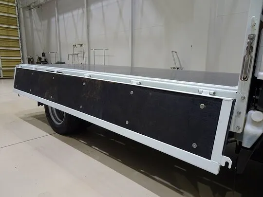 エルフ 2t FFL 標準 平ボデー 総重量5t未満