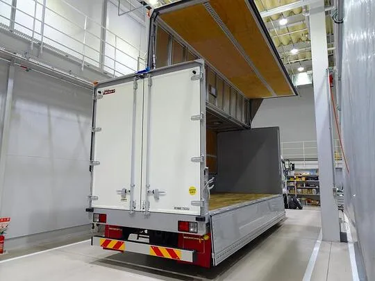 フォワード 7.3t 増トン ワイドベッド付 アルミウイング リアエアサス 240ps