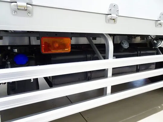 フォワード 7.3t 増トン ワイドベッド付 アルミウイング リアエアサス 240ps