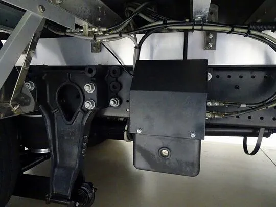 フォワード 7.3t 増トン ワイドベッド付 アルミウイング リアエアサス 240ps