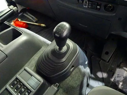 フォワード 2.25t ワイドベッド付 アルミウイング マルチゲート付 リアエアサス 240ps