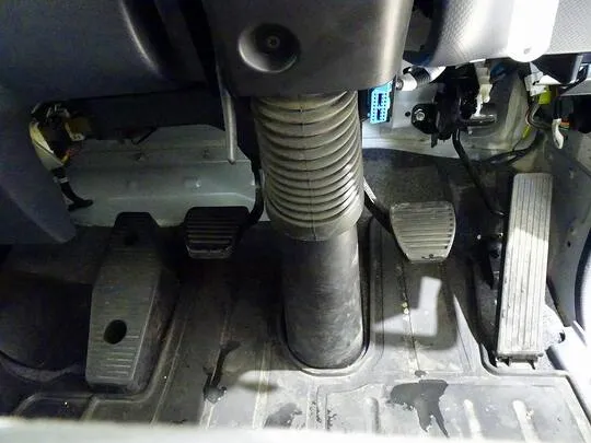 フォワード 2.25t ワイドベッド付 アルミウイング マルチゲート付 リアエアサス 240ps