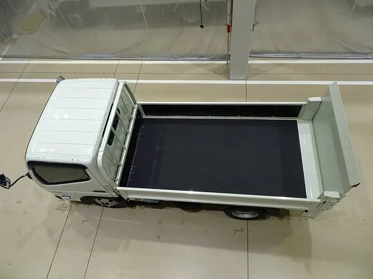 キャンター 3t 4No. 全低床 垂直P/G付 未使用車