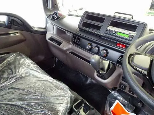 キャンター 3t 4No. 全低床 垂直P/G付 未使用車