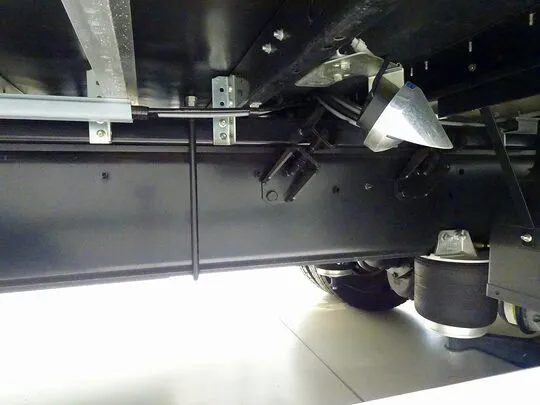 ギガ 14.6t 3軸 2デフ アルミウイング リアエアサス 380ps