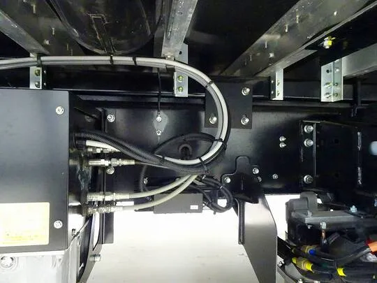 ギガ 14.6t 3軸 2デフ アルミウイング リアエアサス 380ps