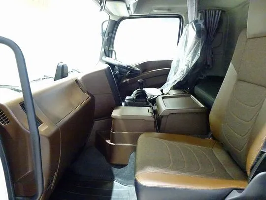 ギガ 14.6t 3軸 2デフ アルミウイング リアエアサス 380ps