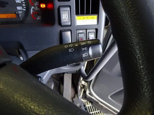 フォワード 3.05t ワイドベッドレス アルミウイング 210ps