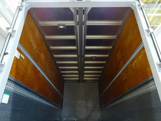 フォワード 3.05t ワイドベッドレス アルミウイング 210ps